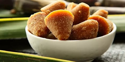 சர்க்கரை vs வெல்லம்: ஆரோக்கியம் எதில் இருக்கிறது?