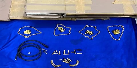 சென்னை விமான நிலையத்தில் ரூ1.13 கோடி மதிப்பிலான தங்கம் மற்றும் மின்னணு பொருட்கள் பறிமுதல்