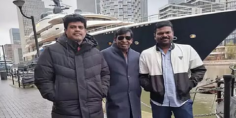 லண்டனில் நாய் சேகர் ரிட்டன்ஸ் படக்குழு - பாடல் கம்போஸிங்குடன் ஷூட்டிங்?