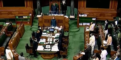 எதிர்க்கட்சிகளின் அமளிக்கிடையே மாநிலங்களவையிலும் நிறைவேறியது தேர்தல் சீர்திருத்த மசோதா