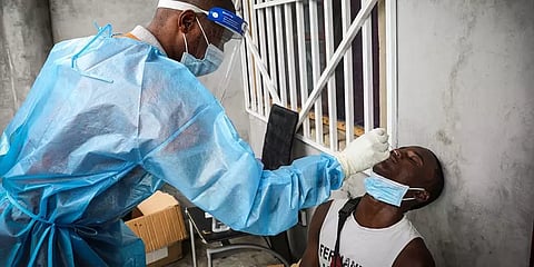 தென் ஆப்ரிக்காவில் குறைந்து வரும் ஒமைக்ரான் பாதிப்பு