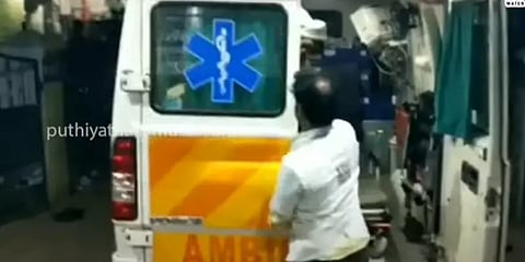 திண்டுக்கல்: பிறந்து 10 நாட்களே ஆன குழந்தையை வீதியில் வீசிய சோகம்