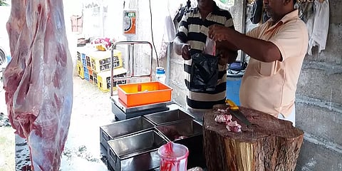 உரிமம் இல்லாத இறைச்சிக் கடைகள் மீது வழக்குப் பதிய தமிழக அரசுக்கு உத்தரவு