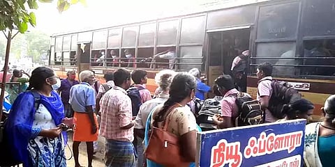பள்ளி விடும் நேரத்தில் பஸ் இல்லை; வீட்டிற்குச் செல்வதில் சிரமம் - கூடுதல் பஸ் விட கோரிக்கை