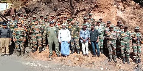 ஊட்டி ஹெலிகாப்டர் விபத்து: எஞ்சிய பாகங்களை மீட்டபின் கிராமத்திலிருந்து வெளியேறியது ராணுவம்