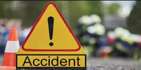 பூந்தமல்லி: சாலை விபத்தில் கண்ணெதிரே சகோதரனை இழந்த சகோதரி; லாரி டிரைவரிடம் விசாரணை