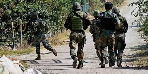 காஷ்மீரில் பயங்கரவாதிகள் சுட்டுக் கொலை