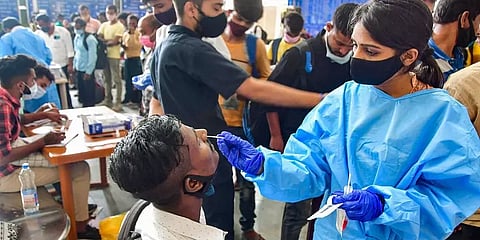 இந்தியா: ஒமைக்ரான் தொற்றால் பாதிக்கப்பட்டோரின் எண்ணிக்கை 961 ஆக அதிகரிப்பு