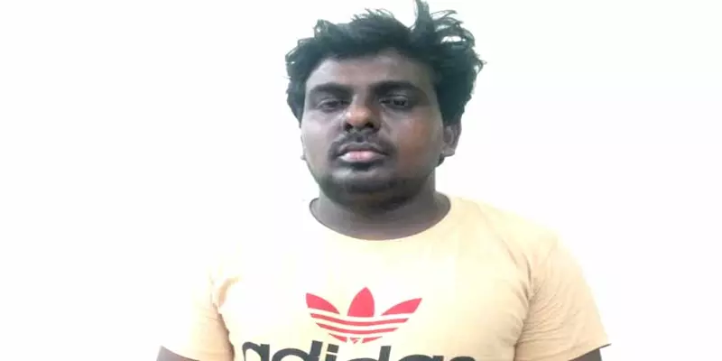 மசால் பொடி குடோனில் பதுக்கி வைத்திருந்த ரூ. 17 லட்சம் மதிப்புள்ள 1 டன் குட்கா பறிமுதல்