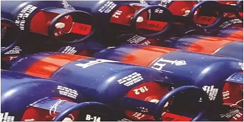 வணிக சிலிண்டர் விலை ரூ.103.50 குறைந்தது