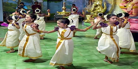 புத்தாண்டு பிறப்பு: சபரிமலையில் நடைபெற்ற திருவாதிரை நடன நிகழ்ச்சி - பரவசத்தில் பக்தர்கள்