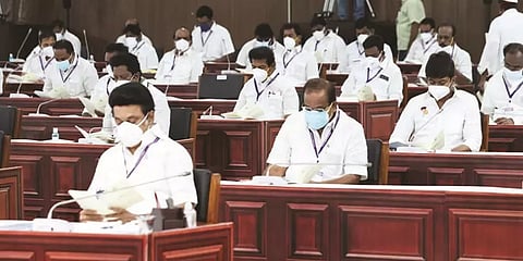 ஒமைக்ரான் தொற்று எதிரொலி - கலைவாணர் அரங்கில் நடக்கும் சட்டப்பேரவைக் கூட்டத்தொடர்