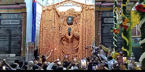 அனுமன் ஜெயந்தி விழா: 1 லட்சத்து 8 வடை மாலையுடன் காட்சியளிக்கும் நாமக்கல் ஆஞ்சநேயர்