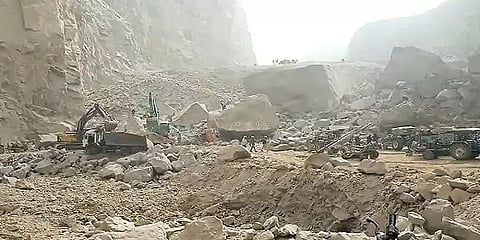 ஹரியானா: சுரங்க நிலச்சரிவில் சிக்கி 4 பேர் உயிரிழப்பு - தொடரும் மீட்புப்பணிகள்