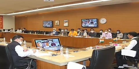 ஒமைக்ரான் பரவல்: மாநில சுகாதாரத்துறை அமைச்சர்களுடன் மத்திய அமைச்சர் ஆலோசனை