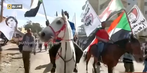 சூடானில் ராணுவப் புரட்சிக்கு எதிராக மக்கள் போராட்டம்