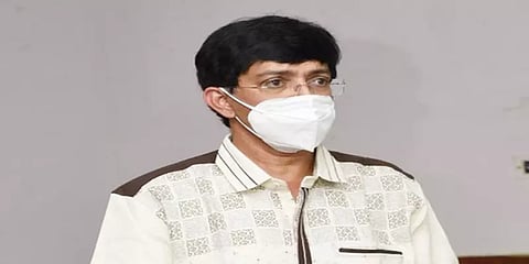 கொரோனா கட்டுப்பாடுகளை தீவிரப்படுத்த வேண்டும்: ஆட்சியர்களுக்கு ராதாகிருஷ்ணன் கடிதம்