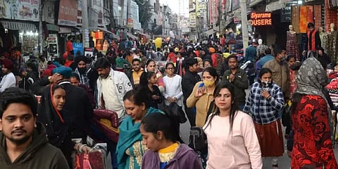 டெல்லி கொரோனா அதிகரிப்பு: கட்டுப்பாடுகளை அதிகரிக்க ஆலோசனைக் கூட்டம்