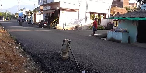 புதிய தலைமுறை செய்தி எதிரொலி: ராசிபுரம் சாலையில் இருந்த அடிபம்பு அகற்றம்