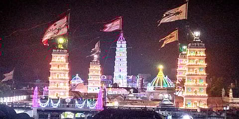 நாகூர் தர்காவில் கொடியேற்றத்துடன் துவங்கிய 465 ஆம் ஆண்டு கந்தூரி விழா