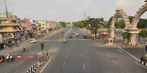 கொரோனா ஊரடங்கு: என்னென்ன கட்டுப்பாடுகள் தமிழகத்தில் அமலுக்கு வருகிறது? - முழுவிவரம்