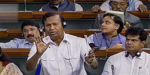 “நீட் தேர்வு விவகாரம்; ஆளுநர் பொறுப்பேற்று பதவி விலக வேண்டும்” - டி.ஆர்.பாலு வலியுறுத்தல்