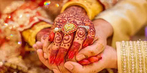 ஞாயிறு முழு ஊரடங்கு: திருமண நிகழ்ச்சிகளுக்கு செல்ல தடையில்லை - தமிழக அரசு