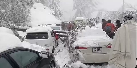 பாகிஸ்தானில் பனிப்புயலில் சிக்கி 22 சுற்றுலாப் பயணிகள் பலி