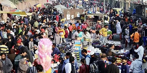 கொரோனா அச்சம்: டெல்லியில் தனியார் அலுவலகங்கள், உணவகங்கள், மதுபானக்கூடங்கள் செயல்பட தடை