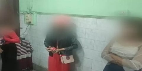 பாலினத்தை நிரூபிக்க திருநங்கைகளின் ஆடைகளை களைந்து சோதனை - சர்ச்சையில் திரிபுரா போலீசார்