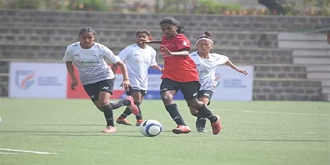 ஆசிய மகளிர் கால்பந்து கோப்பை: இந்திய அணியில் இடம் பிடித்த 5 தமிழக வீராங்கனைகள்!