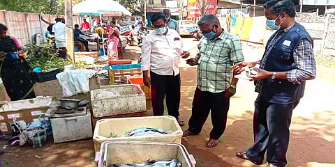 வேதாரண்யம்: ரசாயனம் தடவி பதப்படுத்தப்பட்ட 200 கிலோ மீன்கள் பறிமுதல்