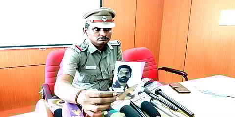 பள்ளி மாணவி காணாமல்போன வழக்கு: டியூஷன் ஆசிரியர் தேடப்படும் குற்றவாளியாக அறிவிப்பு