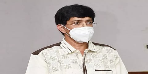 '2வாரங்களுக்கு மக்கள் கவனமாக இருக்க வேண்டும்' - ராதாகிருஷ்ணன்