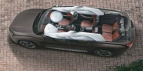 8 இருக்கை கார்களில் 6 காற்றுப் பைகள் கட்டாயம் - மத்திய அரசு