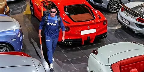 விண்டேஜ் லேண்ட் ரோவர் காரை வாங்கியுள்ள மகேந்திர சிங் தோனி! வைரலாகும் புகைப்படங்கள்