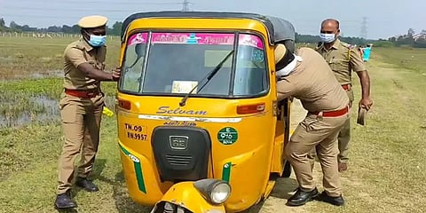 மறைமலைநகர்: இரு மகள்களுடன் ஆட்டோ ஓட்டுநர் கிணற்றில் இருந்து சடலமாக மீட்பு