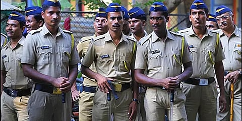 ‘நான் அவன் இல்லை’ பாணியில் 40 பெண்களிடம் கைவரிசை காட்டிய மும்பை இளைஞர் கைது