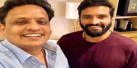 கன்னட இயக்குநர் பிரஷாந்த் ராஜுடன் இணைந்த சந்தானம்: அதிகாரபூர்வ அறிவிப்பு