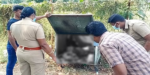 தேனி: தீயிட்டு எரிந்த நிலையில் குப்பைத் தொட்டியில் இருந்து மீட்கப்பட்ட ஆண் சடலம்