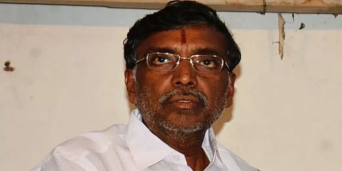 முன்னாள் அமைச்சர் அன்பழகன் வீட்டில் ரெய்டு - கணக்கில் வராத ரூ.2.65 கோடி பறிமுதல்