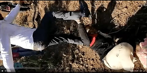 மகாராஷ்ட்ரா: கர்ப்பிணி என்றும் பாராமல் வனத்துறை அதிகாரி மீது தாக்குதல்