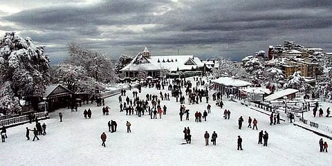 பனிப்பொழிவில் மிதக்கும் சிம்லா - குவிந்த சுற்றுலாப் பயணிகள்