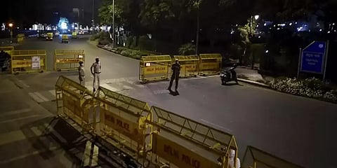 டெல்லி அரசின் ‘பொதுமுடக்க தளர்வு’ பரிந்துரையை நிராகரித்த டெல்லி துணைநிலை ஆளுநர்