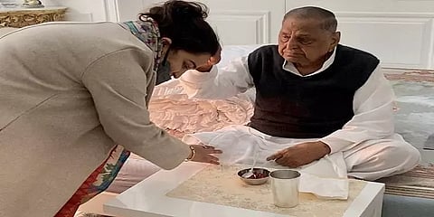 பாஜகவில் இணைந்த பிறகு முலாயம் சிங் யாதவிடம் ஆசிபெற்ற அபர்ணா யாதவ்