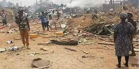 கானா: வெடி மருந்து நிரப்பப்பட்ட லாரி வெடித்து சிதறியதால் பயங்கரம்: 13 பேர் உயிரிழப்பு