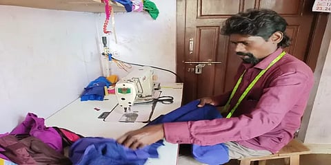 எளியோரின் வலிமை கதைகள்-14: ரெடிமேட் ஆடைகளால் நலிவடையும் தையல் தொழில்