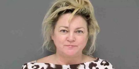 ’’பொன்னிற முடி; நீல நிற கண்கள்’’- 50,000 டாலருக்கு குழந்தையை விற்க வற்புறுத்திய பெண் கைது!