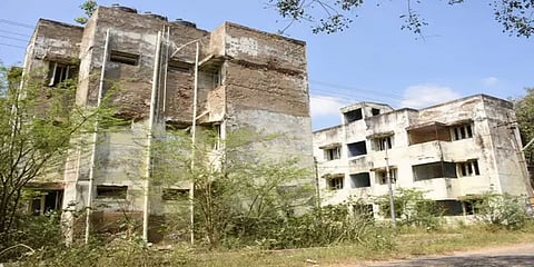 தமிழகம் முழுவதும் சேதமடைந்த 20,453 குடியிருப்புகளை இடிக்க வல்லுநர் குழு பரிந்துரை