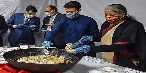 அல்வா கொண்டாட்டம் கட்; முழுக்க டிஜிட்டல் பட்ஜெட் தாக்கல் செய்கிறார் நிர்மலா சீதாராமன்